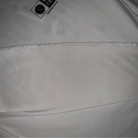 Salty Crew Rash Guard - Picture 5 of 6